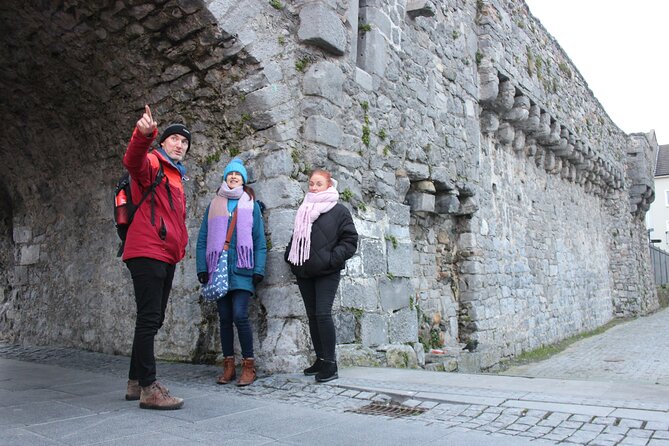 Galway City on Foot with Seán: Stories, History, Local Tips, Chat and More.. - Why this 90-minute Galway walk works so well