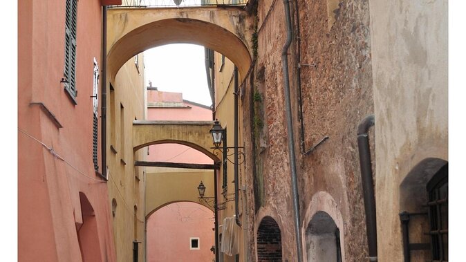 Genoa Day Tour: 4 hours of History with Focaccia , Prosecco & Joy - Key things to know before you book