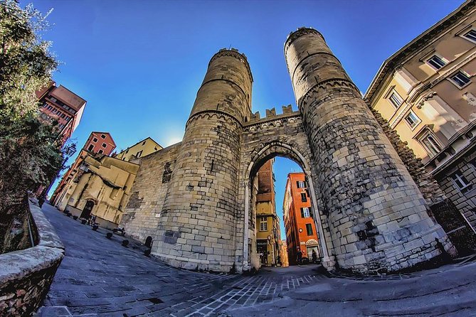 Genoa Day Tour: 4 hours of History with Focaccia , Prosecco & Joy - The guide can shape the whole day