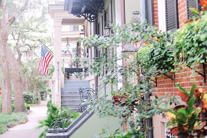 Genteel and Bard's Savannah History Walking Tour - What the headset system adds