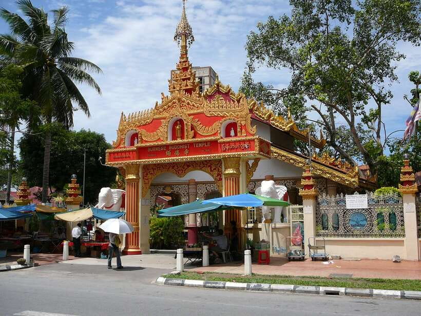 George Town: Private Half-Day Historical City Tour - What the private vehicle adds
