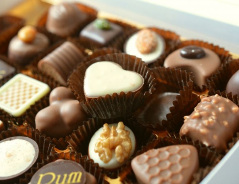 Gettysburg: Historic Downtown Food Tour - Starting with candy at Sweet! The Candy Store