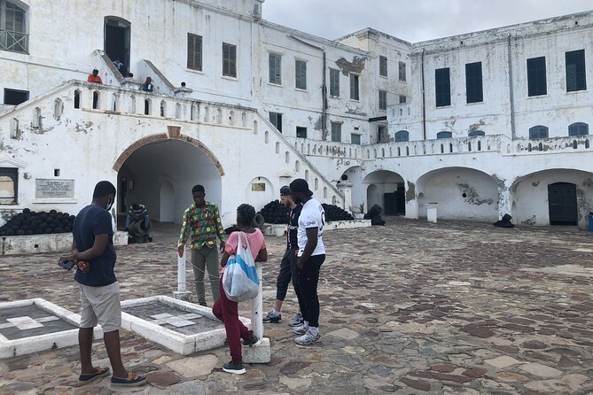 Ghana Private Historic Tour through Castles and Nature - Key points at a glance