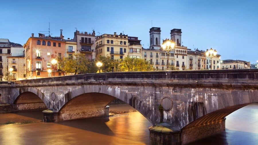 Girona: Jewish Heritage Guided City Tour and Museum Visit - How the small-group format affects the visit