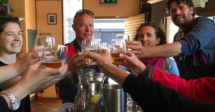 Glasgow: Pubs & History Guided Walking Tour with Beer - Merchant City and the business behind the bars