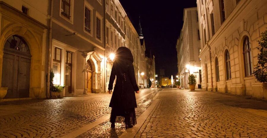 Görlitz: Ghosts and Spooky Historical Night Walking Tour - Key points to know before booking