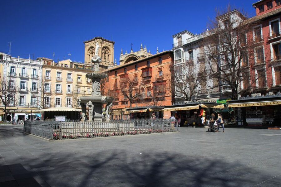 Granada: Royal Chapel and Historical Center Walking Tour - Why this short Granada walk works well