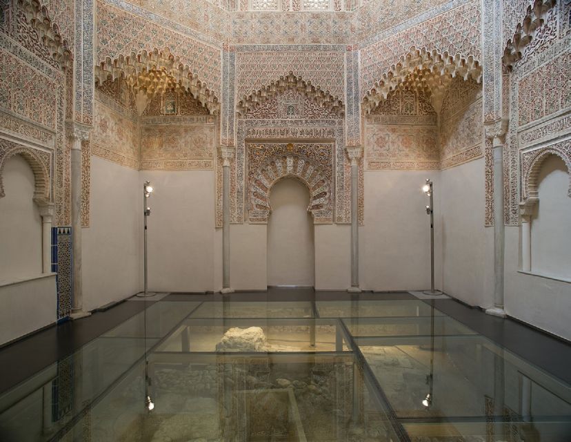 Granada: Royal Chapel and Historical Center Walking Tour - What to wear and bring