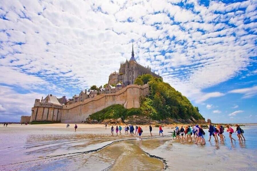 Group Visit to Mont Saint-Michel: A Shared Historic Journey - The 2.5-hour drive through Normandy