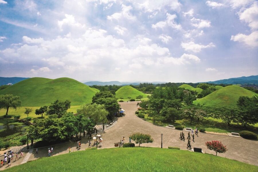 Gyeongju: UNESCO Heritage Tour Including Bulguksa Temple - Bulguksa Temple and the first look at Silla artistry
