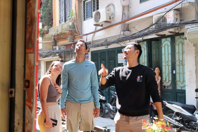 Hanoi: Cho Gioi Vietnam War History Walking Tour - Cho Gioi and Nguyen Cong Tru Market