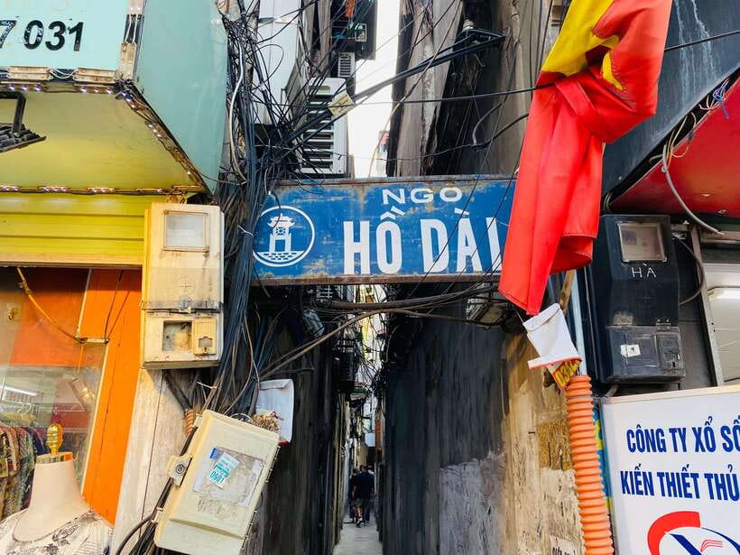 Hanoi: Cho Gioi Vietnam War History Walking Tour - The planned economy and divided Vietnam