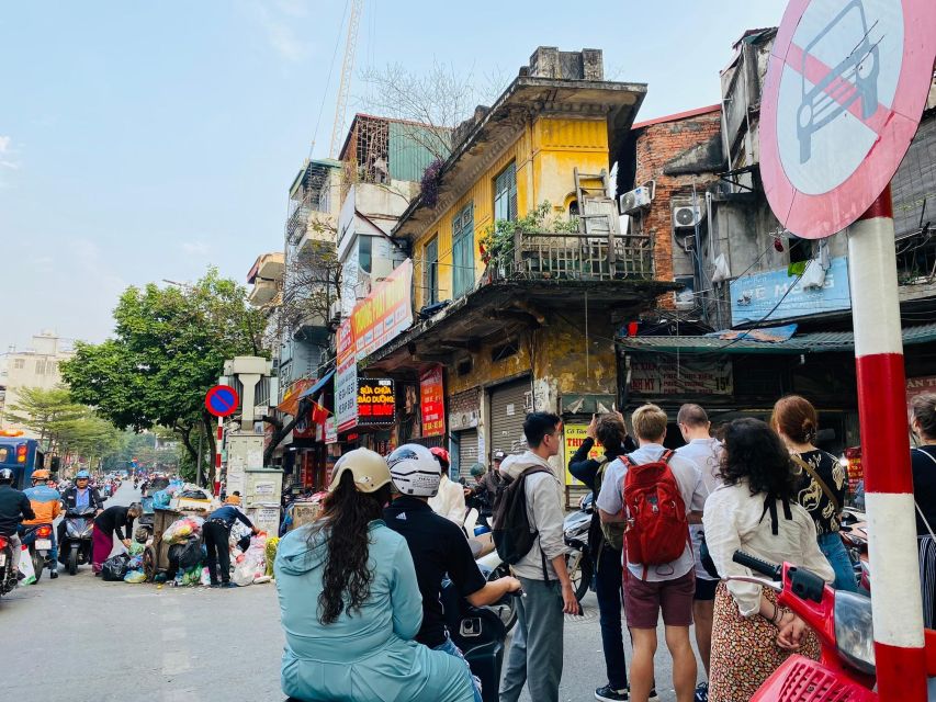 Hanoi: Cho Gioi Vietnam War History Walking Tour - Kham Thien B52 memorial