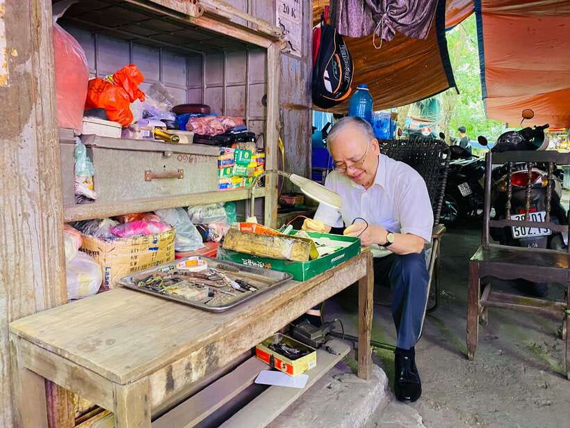 Hanoi: Cho Gioi Vietnam War History Walking Tour - What $29 gets you