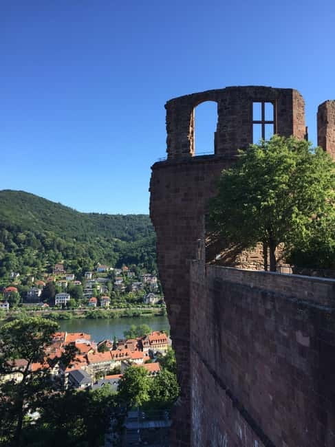 Heidelberg: Discover Heidelberg Castle – experience history up close - The giant wine barrel in the cellar