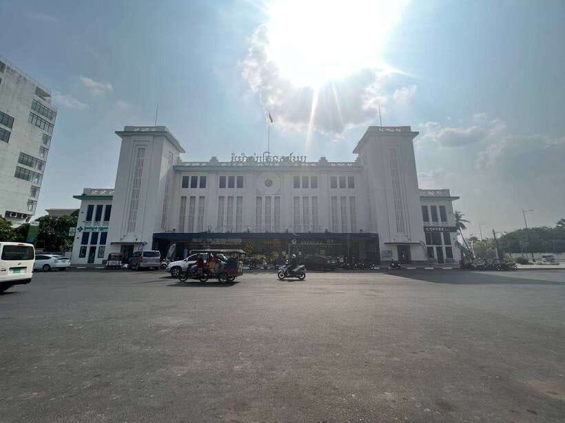 Heritage tour of Phnom Penh in electric bus - How much value do you get for $27?