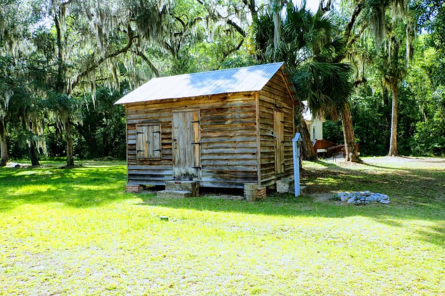 Hilton Head: Daufuskie Island History & Artisans Tour - Why the guides matter so much