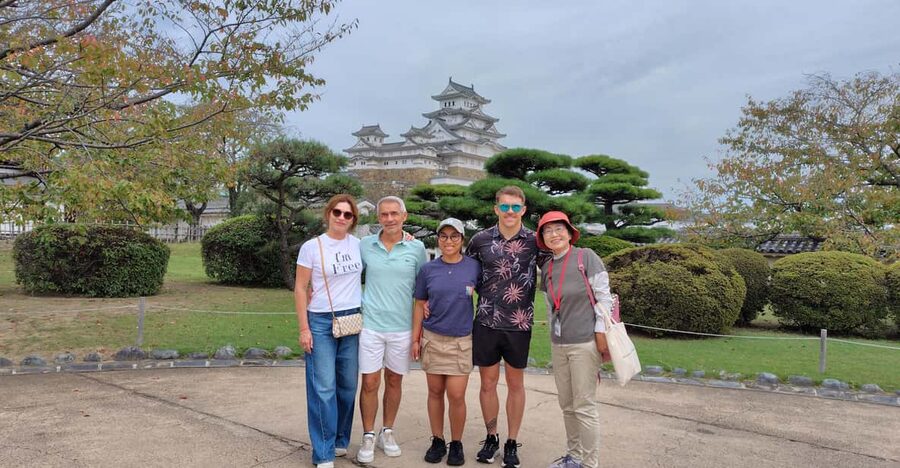 Himeji: Himeji Castle Guided Tour – UNESCO Heritage - Climbing through the six-story main tower