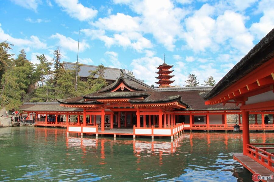 Hiroshima: History and Hidden Gems Tour - Timing, walking, and weather