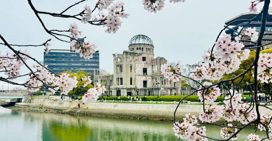 Hiroshima: History of Hiroshima Group Walking Tour - Atomic Bomb Memorial Burial Mound