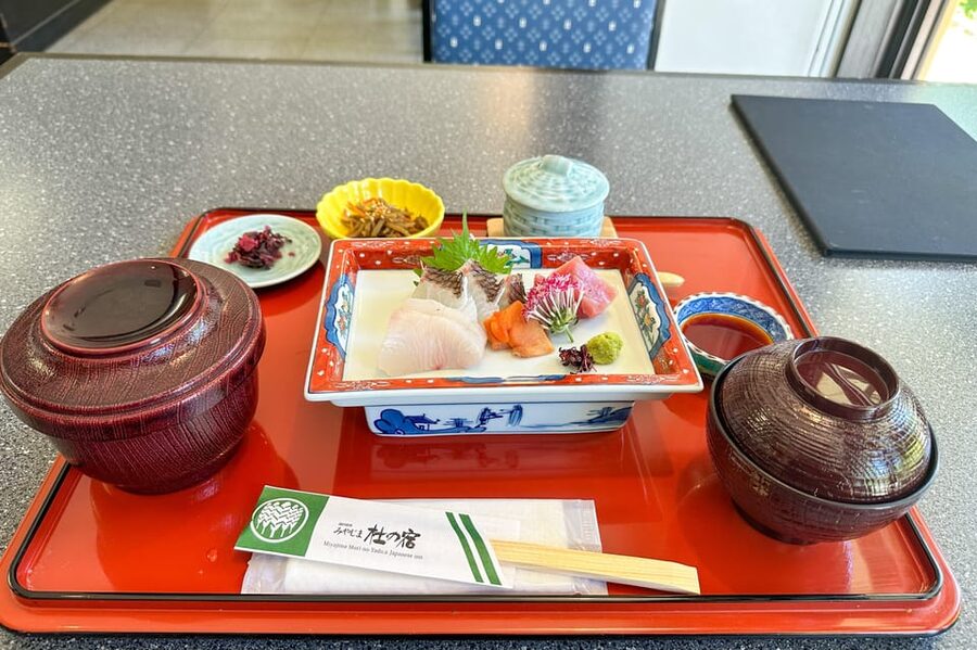 Hiroshima: Miyajima Half-day Historical Walking Tour - Lunch with oysters, local flavors, and a few limits