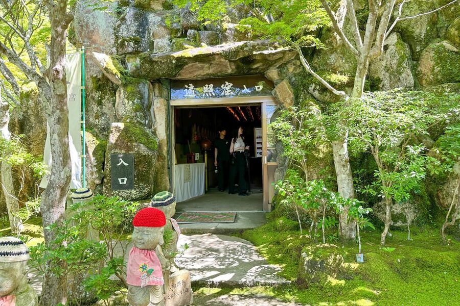 Hiroshima: Miyajima Half-day Historical Walking Tour - How much value do you get for $106?