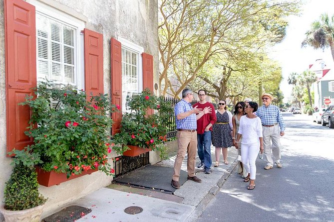 Historic Charleston Walking Tour: Rainbow Row, Churches, and More - Cobblestones, iron gates, and Charleston single houses