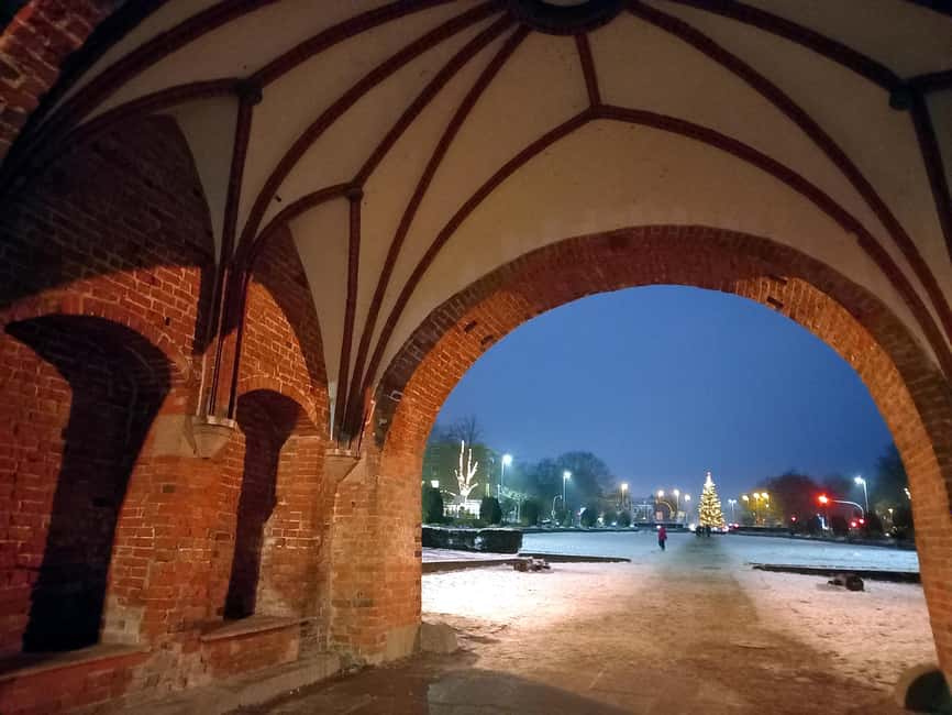 Historic Christmas tour of Lübeck - Following Advent customs through the old town