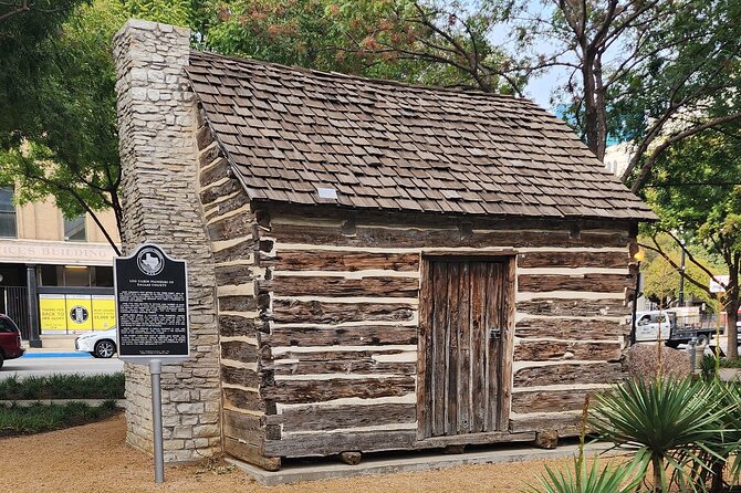 Historic Dallas Downtown Solo Self Guided Walking Tour - Key points to know before you go