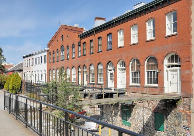 Historic Savannah Guided Walking Tour - Starting at Oglethorpe Square