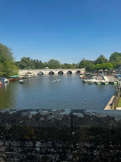 Historic Walk Around Stratford Upon Avon - Tustin’s Tours - Starting beside Stratford’s swan fountain