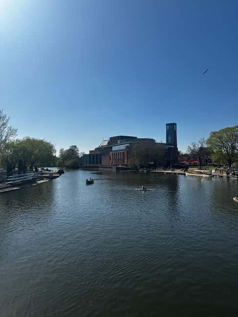 Historic Walk Around Stratford Upon Avon - Tustin’s Tours - What the guide adds to the experience