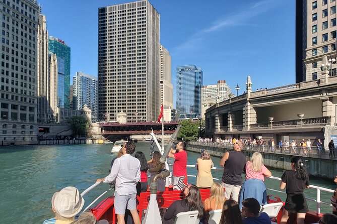 Historical and Architectural Chicago Fireboat River & Lake Cruise - Chicago architecture from the river
