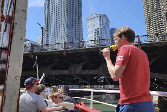 Historical and Architectural Chicago Fireboat River & Lake Cruise - Food, drinks, seating, and comfort