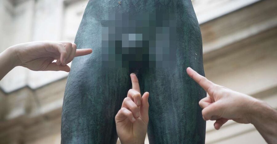 Historical and naughty tour of Lyon in french - Erotic literature performed along the route
