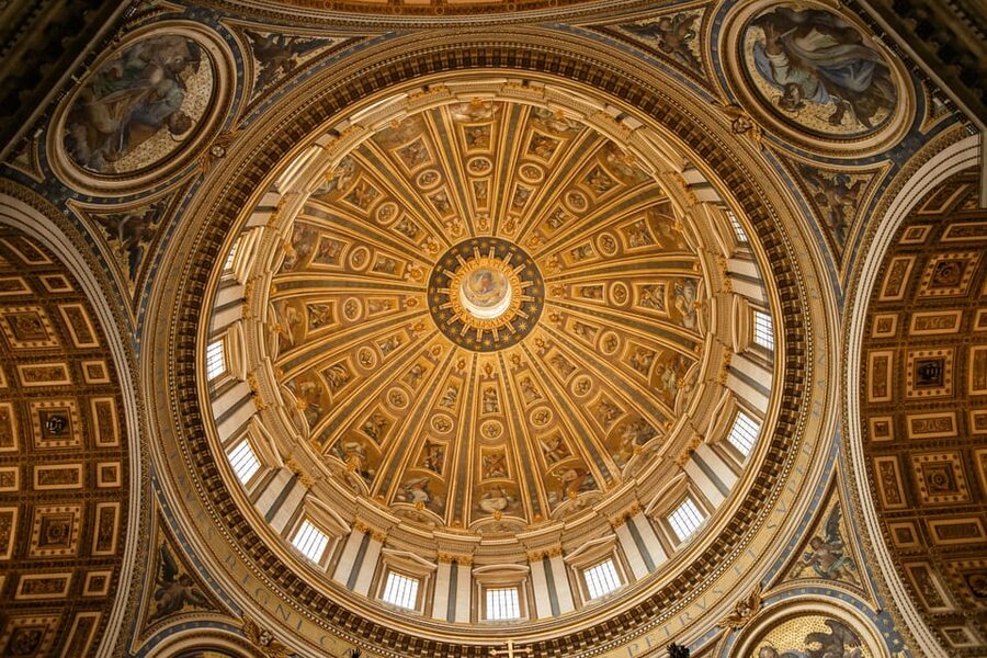 Historical and Spiritual Jorney in Papal Basilicas - St. Peter’s Basilica and the Vatican Grottoes