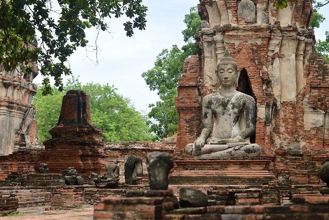 Historical City of Ayutthaya - Unesco Full Day Tour From Bangkok - Wihan Phra Mongkhon Bophit brings the living temple into view