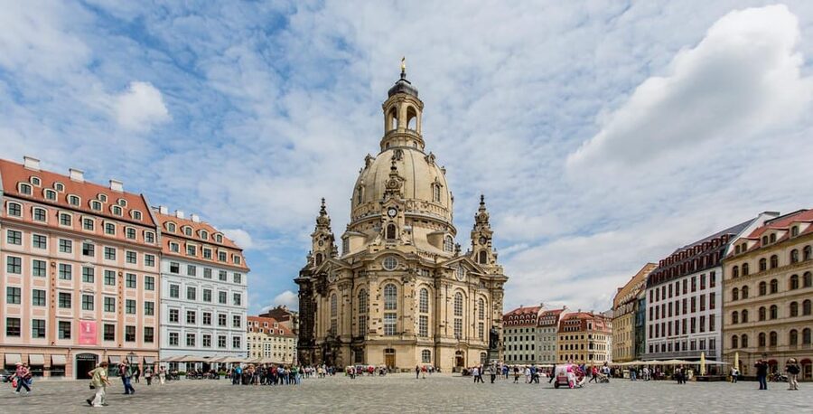 Historical tour of the old town including a Saxon dinner - What the old-town walk adds