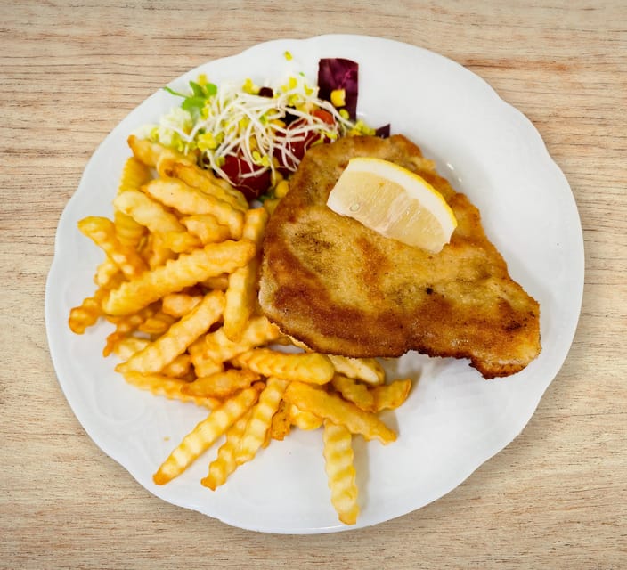 Historical tour of the old town including a Saxon dinner - Who may want something different