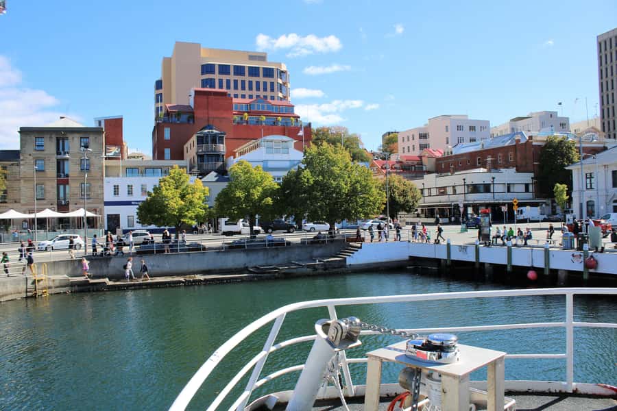 Hobart: Historic Lunch Cruise - Under the Tasman Bridge