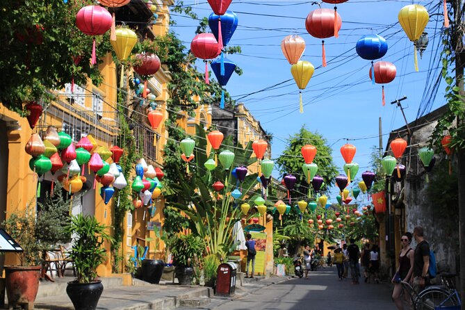 Hoi An Ancient Town - Night Market Street Food Tours By Night - Nguyen Hoang Street Night Market: snacks, shopping, and crowds