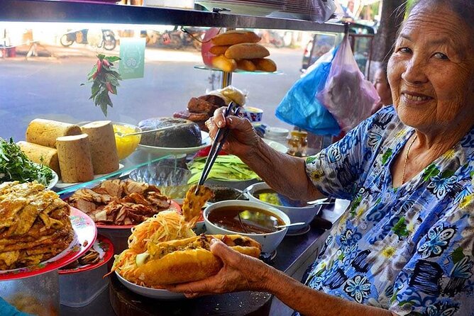 Hoi An Ancient Town - Night Market Street Food Walking Tours - Why an evening food walk works well in Hoi An