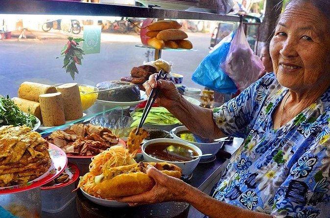 Hoi An Ancient Town - Night Market Street Food Walking Tours - Walking through Ancient Town after dark