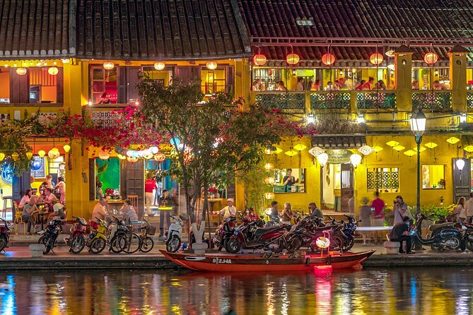 Hoi An Ancient Town Walking Street Food Tours with Night Market - Who should book this Hoi An food walk?