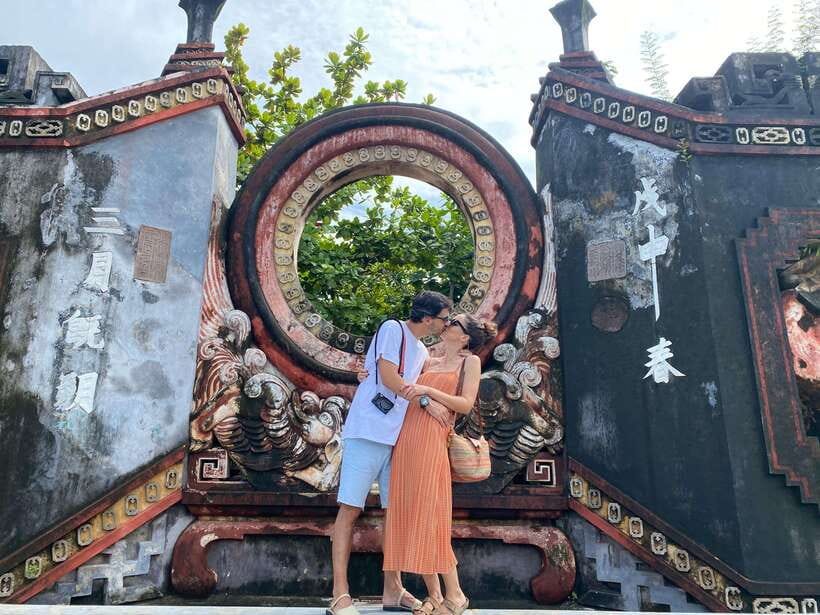 Hoi An Ancient Town - Walking Tour with Local Guide - Assembly halls and the Chinese presence