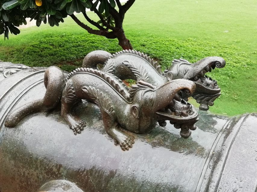 Hyderabad: Heritage Walking Tour of Old City and Charminar - Chowmahalla Palace and the Nizam court