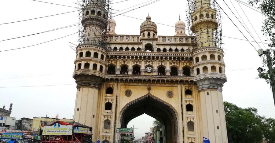 Hyderabad: Heritage Walking Tour of Old City and Charminar - Starting beneath Charminar’s four arches