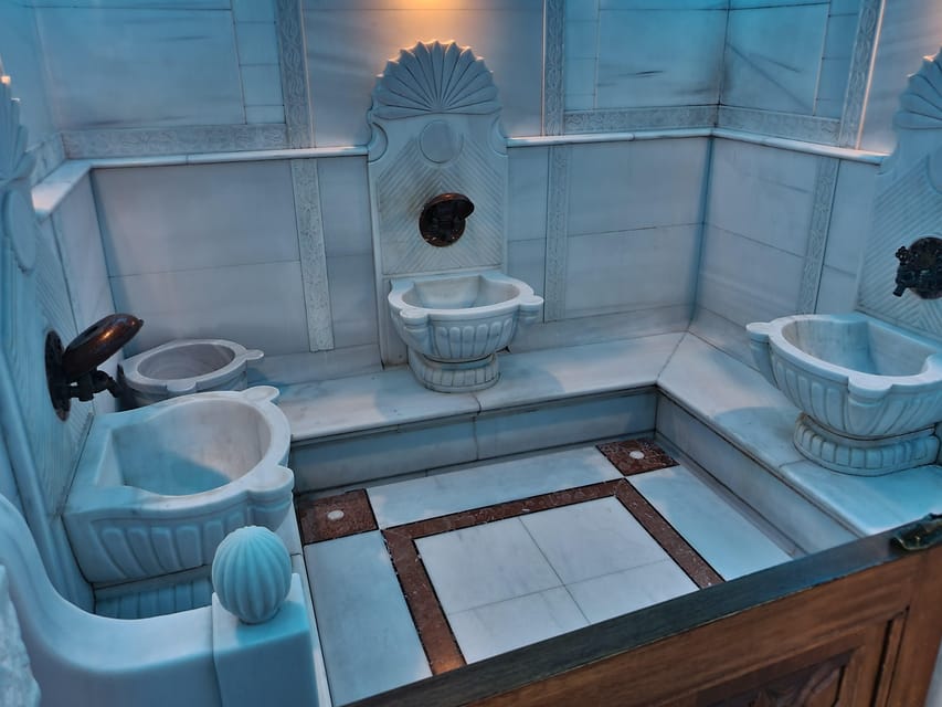 Istanbul: Acemoglu Historical Hammam Entry Ticket - The short demonstration and what you receive