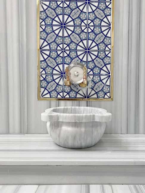 Istanbul: Historic Sifa Turkish Bath in Sultanahmet Square - Optional treatments and what is included