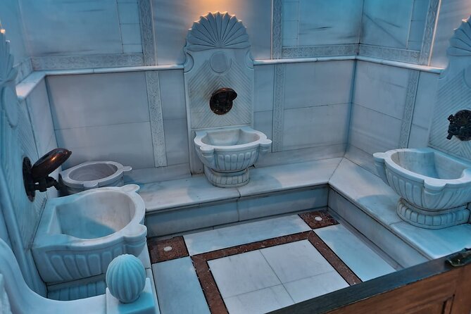 Istanbul : Historical Turkish Bath Experience in Old City - The 30-minute massage option